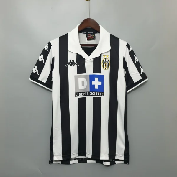 Juventus 1999/00 Home Kit
